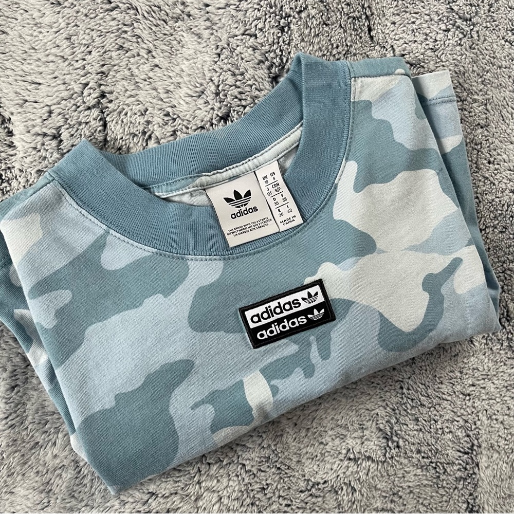 Cropped Adidas Shirt